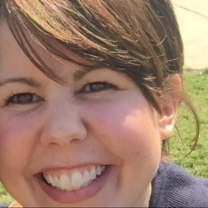 Meet your Posher, Cynthia